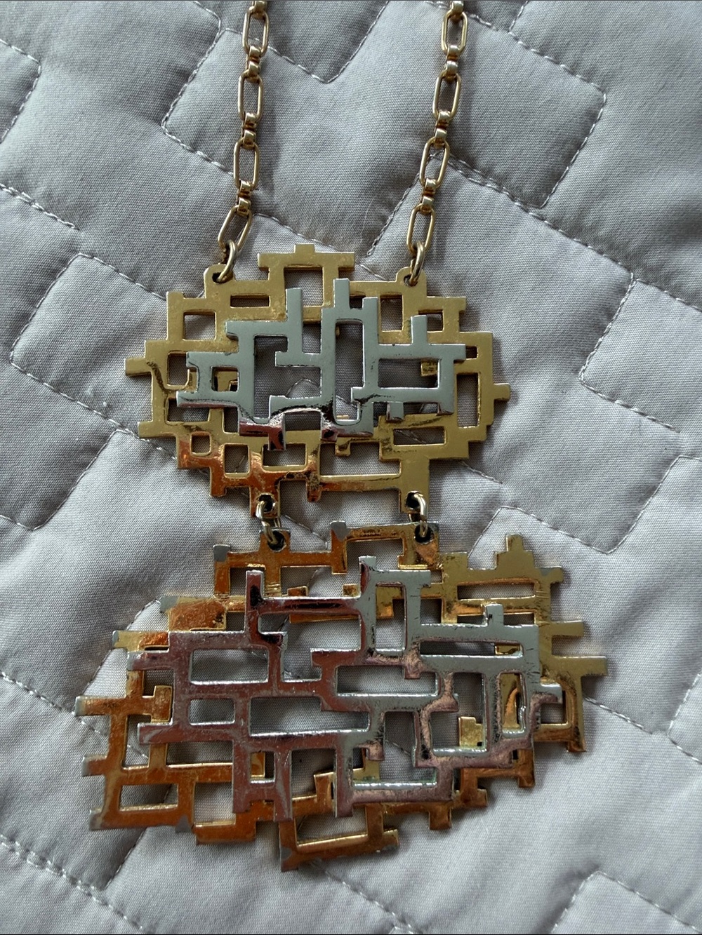 Napier Signed Vintage Gold & Silver Two-Tier Geometric Linked Statement Necklace - Picture 5 of 7